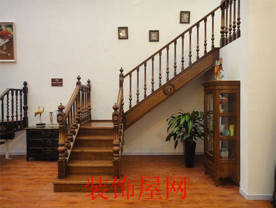 实木楼梯装修效果图 实木楼梯装修效果图