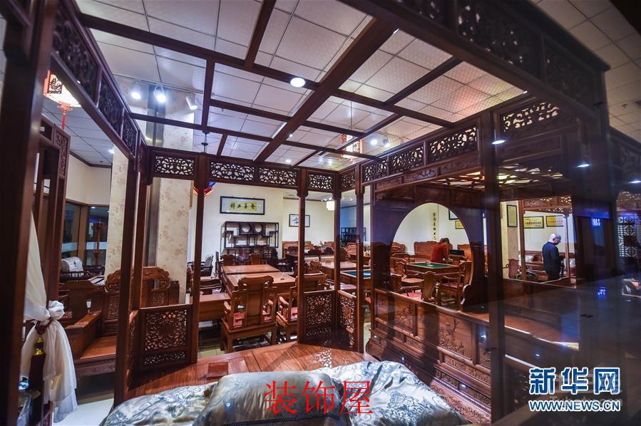 花园红木家具博览会举行 近100家企业参展 花园红木家具博览会举行 近100家企业参展